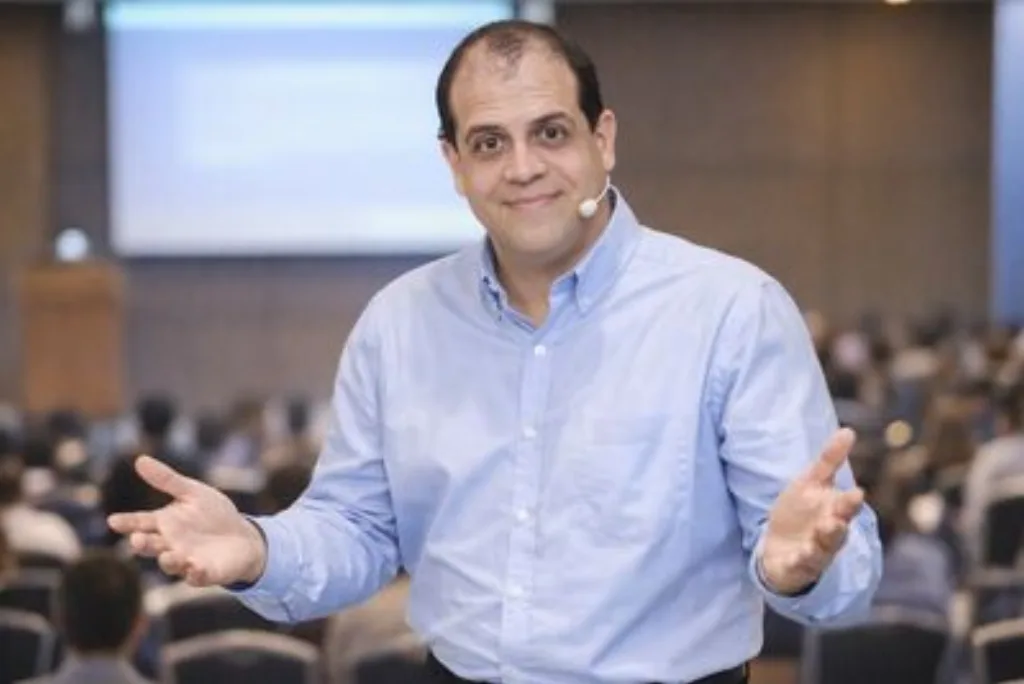 Portrait of psychologist Ricardo de Castro